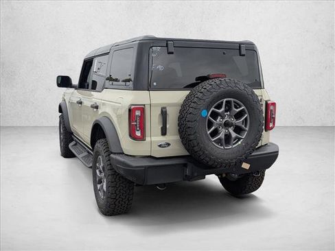 New 2025 Ford Bronco Badlands image 8