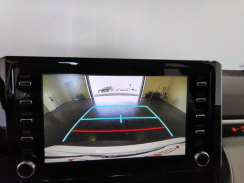 Used 2020 Toyota Corolla LE image 22