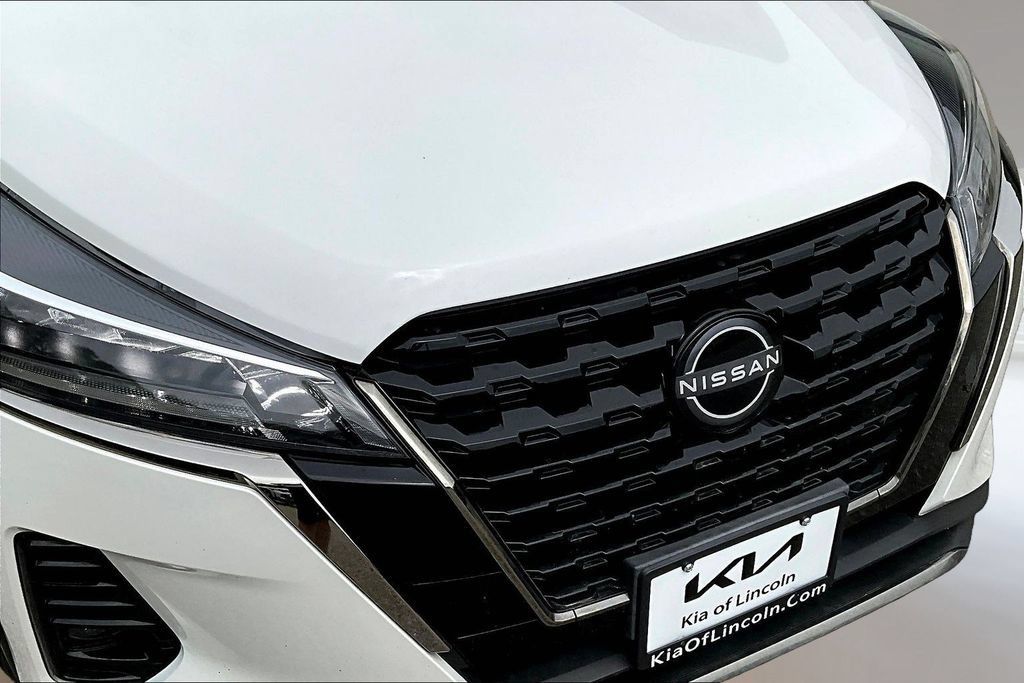 Used 2024 Nissan Kicks SR FWD image 28