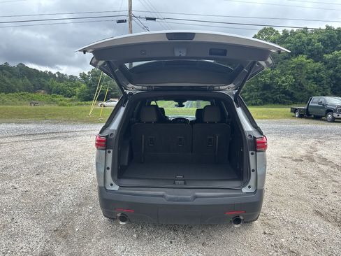 Used 2023 Chevrolet Traverse RS FWD image 26