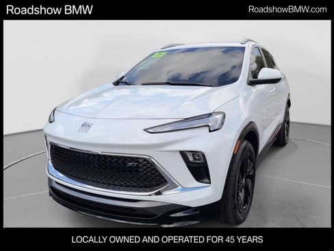 Used 2025 Buick Encore GX Sport Touring FWD image 1