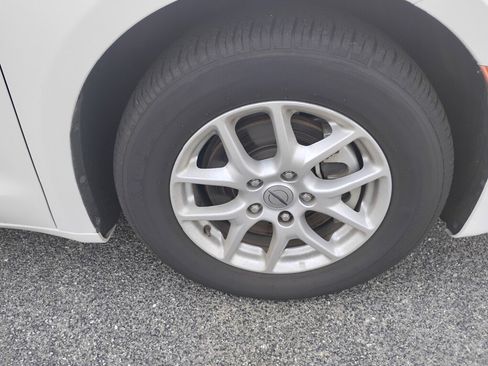 Used 2023 Chrysler Pacifica Touring-L FWD image 28