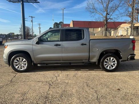 Used 2024 Chevrolet Silverado 1500 Custom image 8