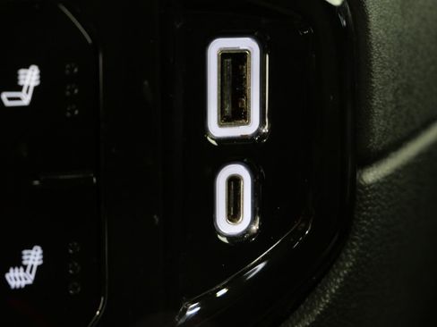 Used 2023 Chevrolet Silverado 1500 RST image 21