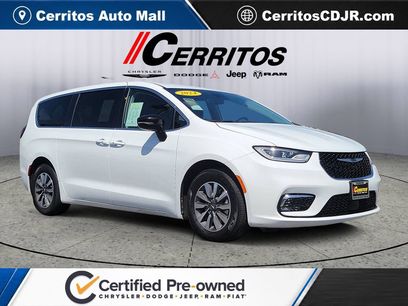 Certified 2024 Chrysler Pacifica Limited