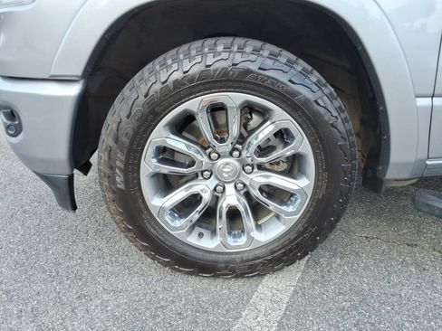 Used 2020 RAM 1500 Laramie w/ Sport Appearance Package AWD/4WD image 10
