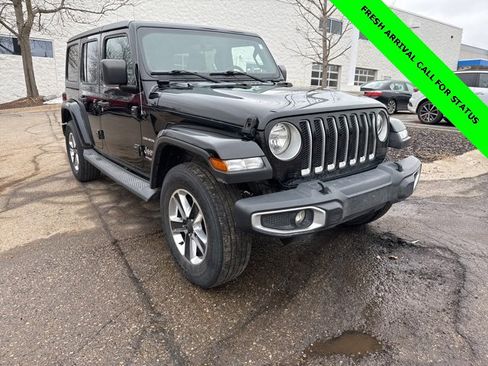 Used 2019 Jeep Wrangler Unlimited Sahara image 2