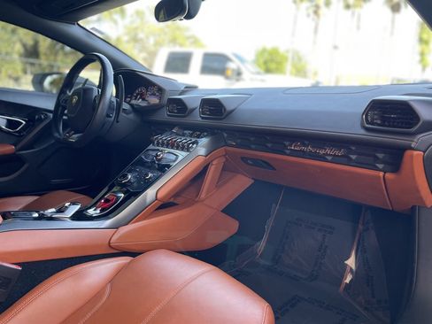 Used 2015 Lamborghini Huracan LP 610-4 AWD/4WD image 13