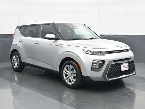 Used 2021 Kia Soul LX image 9