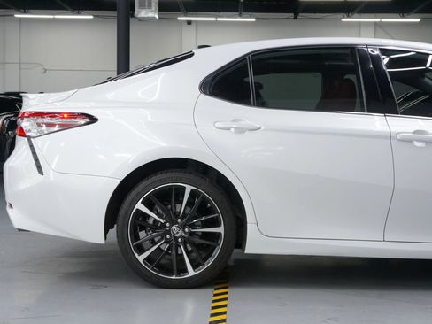 Used 2019 Toyota Camry XSE image 33