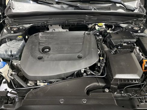Used 2023 Volvo XC40 B5 Plus AWD/4WD image 26