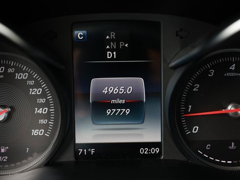 Used 2019 Mercedes-Benz GLC 300 w/ Premium Package image 49