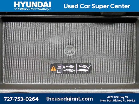 Used 2022 GMC Yukon XL Denali w/ Denali Premium Package image 35