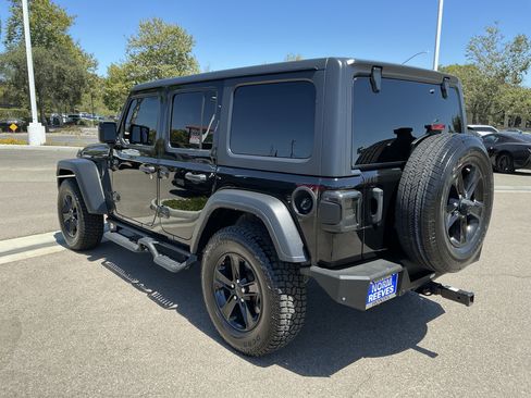 Used 2021 Jeep Wrangler Unlimited Sport AWD/4WD image 3