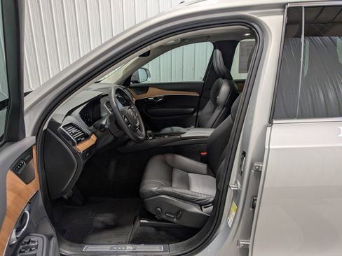 Used 2024 Volvo XC90 B6 Plus w/ Protection Package Premier image 16