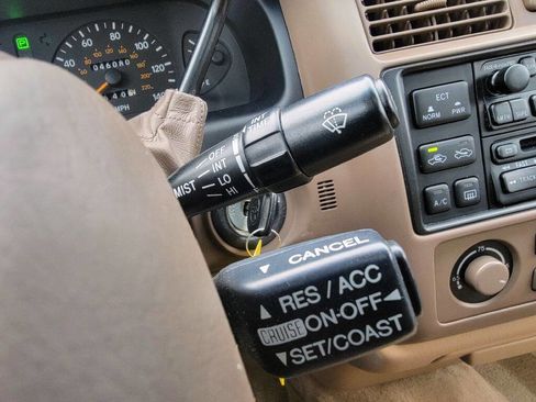 Used 1997 Toyota Avalon XLS image 36