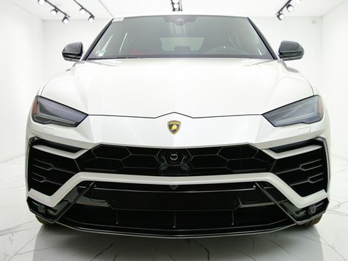 Used 2022 Lamborghini Urus AWD/4WD image 16