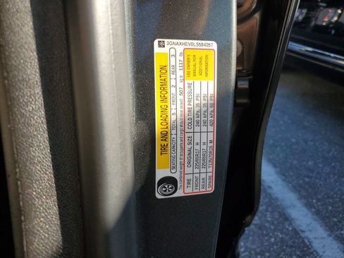 Used 2020 Chevrolet Equinox LS FWD image 30