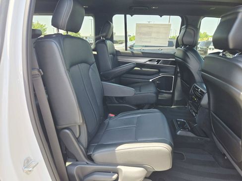 New 2026 Jeep Grand Wagoneer Limited AWD/4WD image 18