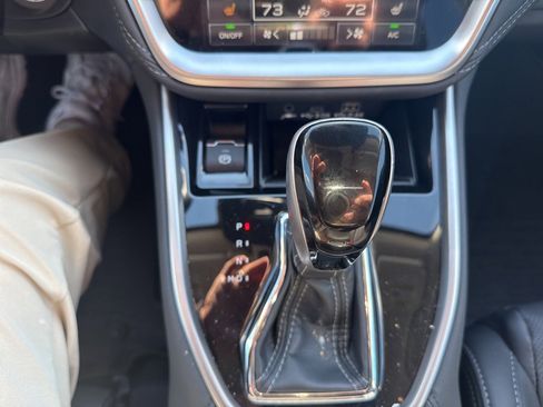 Certified 2025 Subaru Outback Limited image 36