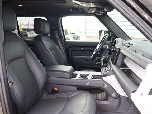 Certified 2025 Land Rover Defender 110 S AWD/4WD image 29