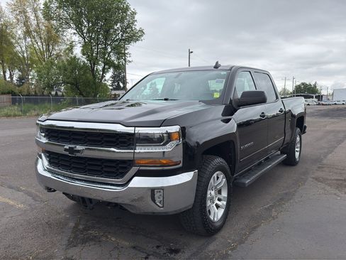 Used 2018 Chevrolet Silverado 1500 LT w/ All Star Edition AWD/4WD image 4