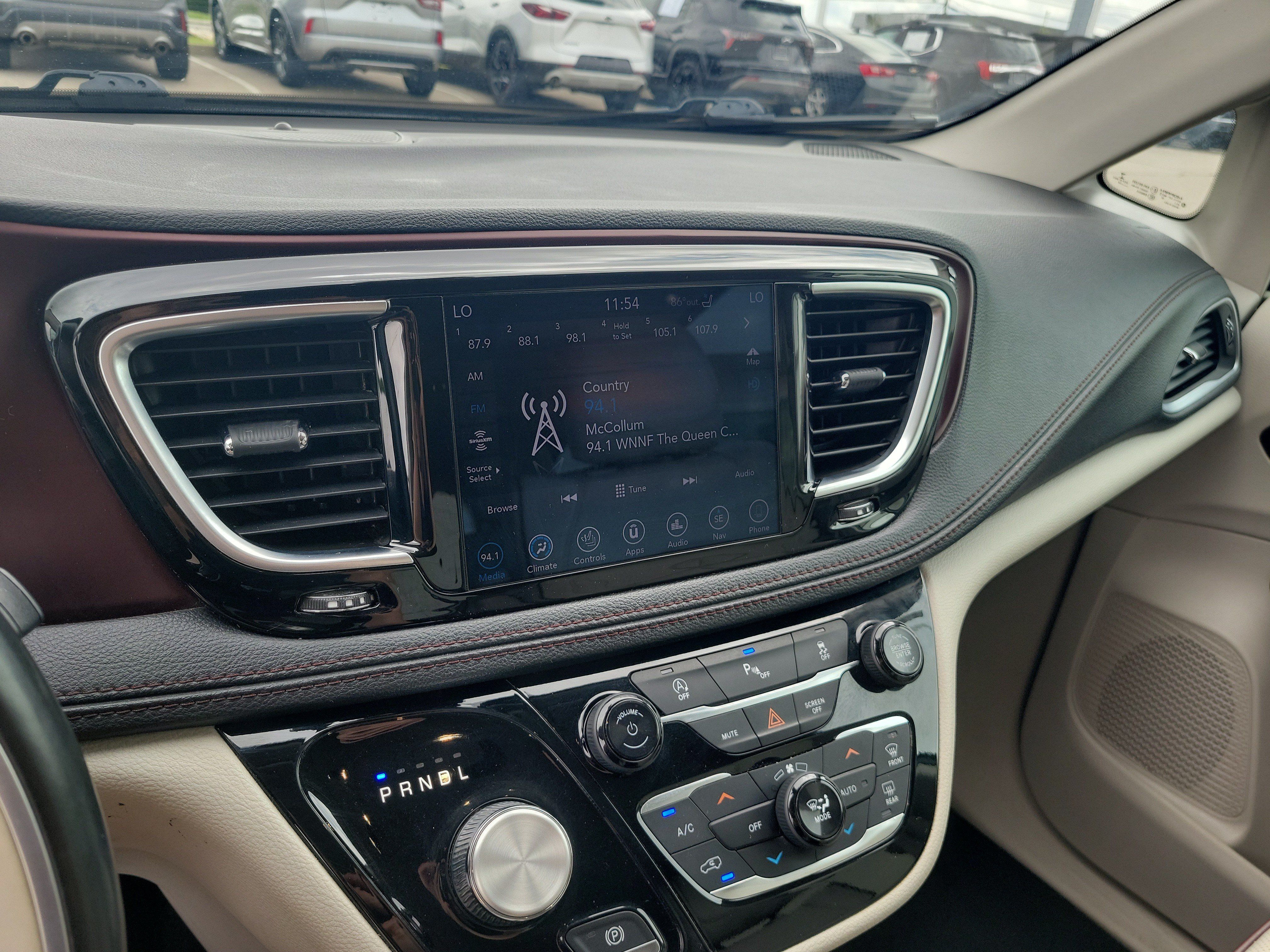 Used 2019 Chrysler Pacifica Limited FWD image 28