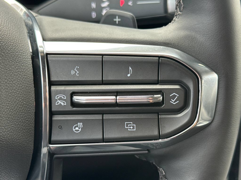 Used 2025 GMC Yukon XL Denali w/ Sun & Power Step Package AWD/4WD image 25