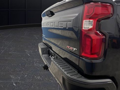 Used 2023 Chevrolet Silverado 1500 RST w/ Z71 Off-Road Package image 32