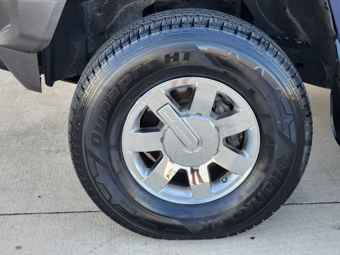 Used 2007 HUMMER H3 Luxury image 9