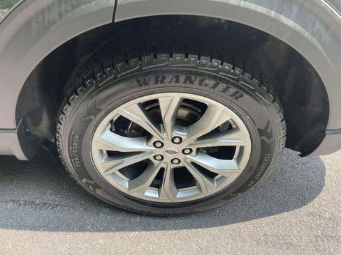 Used 2022 Ford Explorer Limited image 15