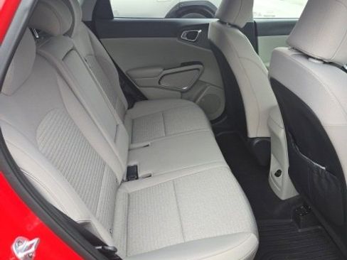 Used 2020 Kia Soul EX image 28