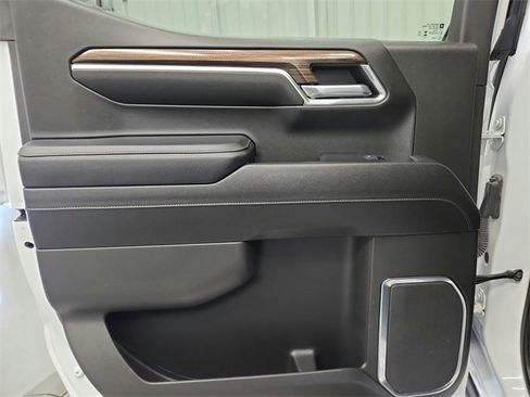 Used 2024 Chevrolet Silverado 1500 LT Trail Boss w/ Protection Package image 30