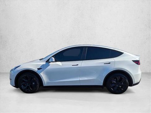 Used 2023 Tesla Model Y Long Range image 9