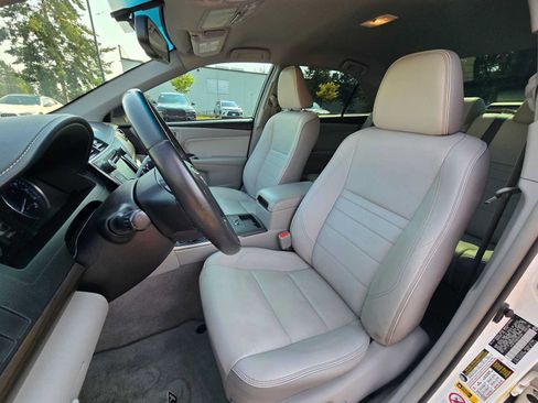 Used 2017 Toyota Camry XLE w/ Convenience Package FWD image 21