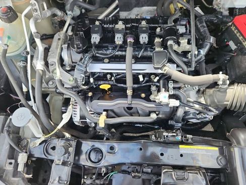 Used 2020 Nissan Versa S FWD image 13