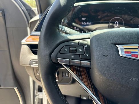Used 2024 Cadillac Escalade Premium Luxury w/ Performance Package AWD/4WD image 24