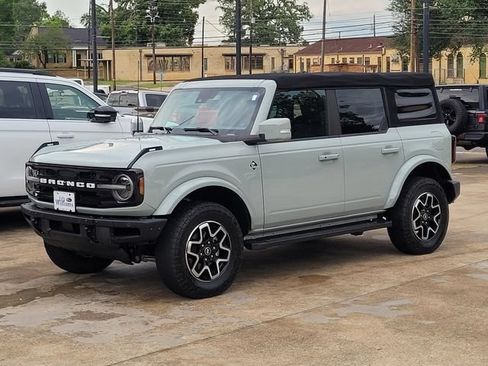 Used 2022 Ford Bronco Outer Banks AWD/4WD image 3