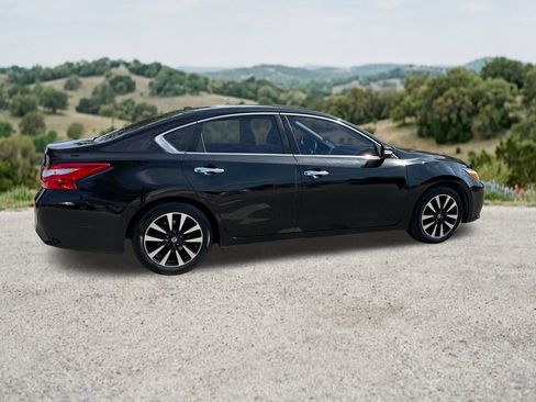 Used 2017 Nissan Altima 2.5 SV w/ Convenience Package FWD image 11