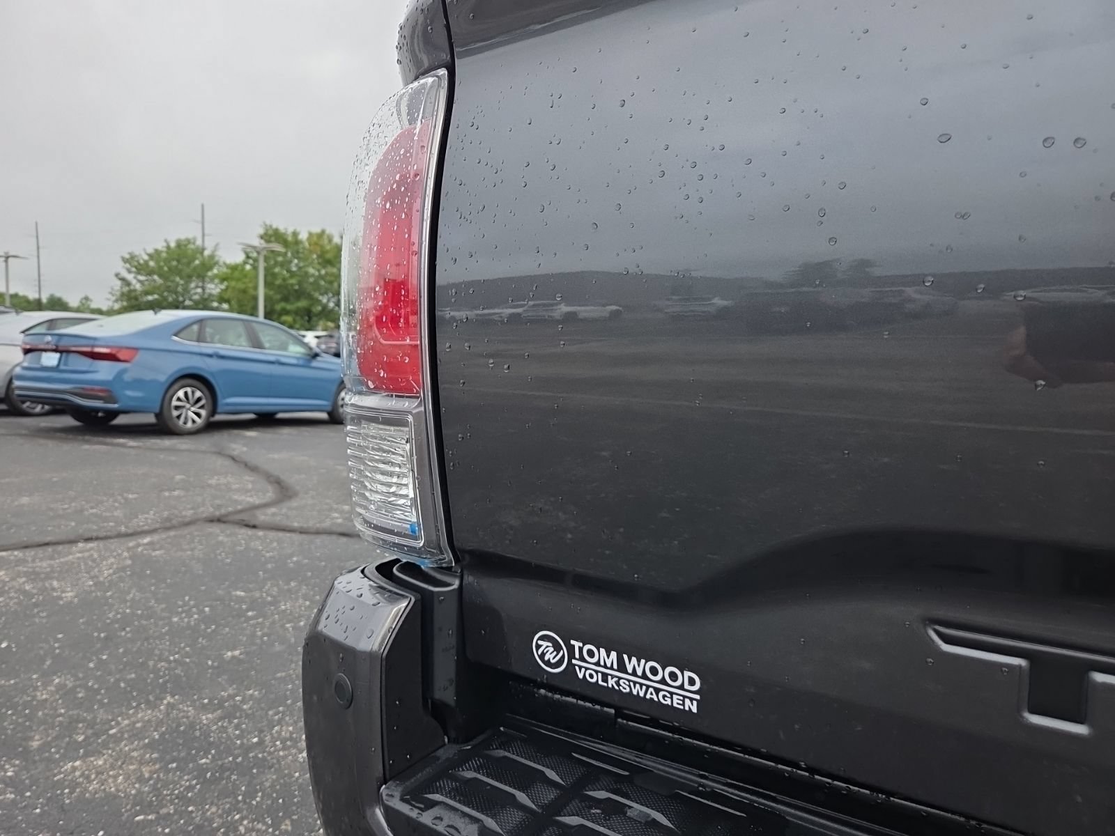 Used 2021 Toyota Tacoma TRD Off-Road w/ Technology Package AWD/4WD image 8