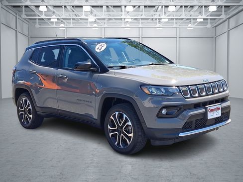 Used 2022 Jeep Compass Limited w/ Sun and Sound Group AWD/4WD image 11