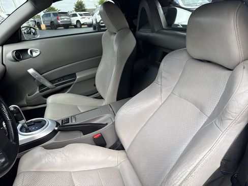 Used 2007 Nissan 350Z Touring RWD image 5