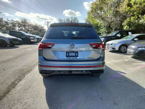 Used 2022 Volkswagen Tiguan SE R-Line image 5
