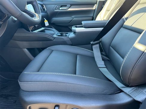 New 2026 GMC Terrain Denali w/ LPO, Floor Liner Package image 10