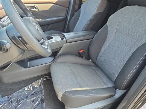 Certified 2023 Nissan Rogue SV image 14