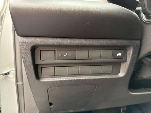 Used 2025 Mitsubishi Outlander SE image 19