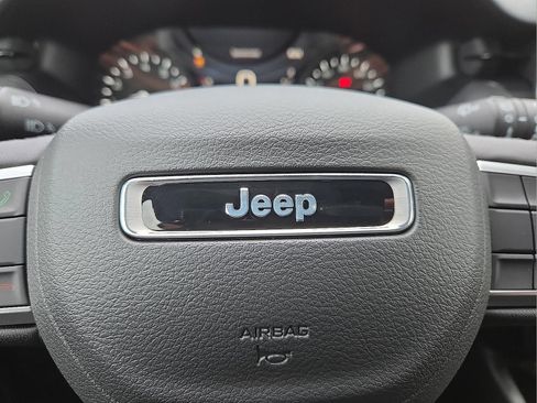 New 2026 Jeep Compass Latitude image 22