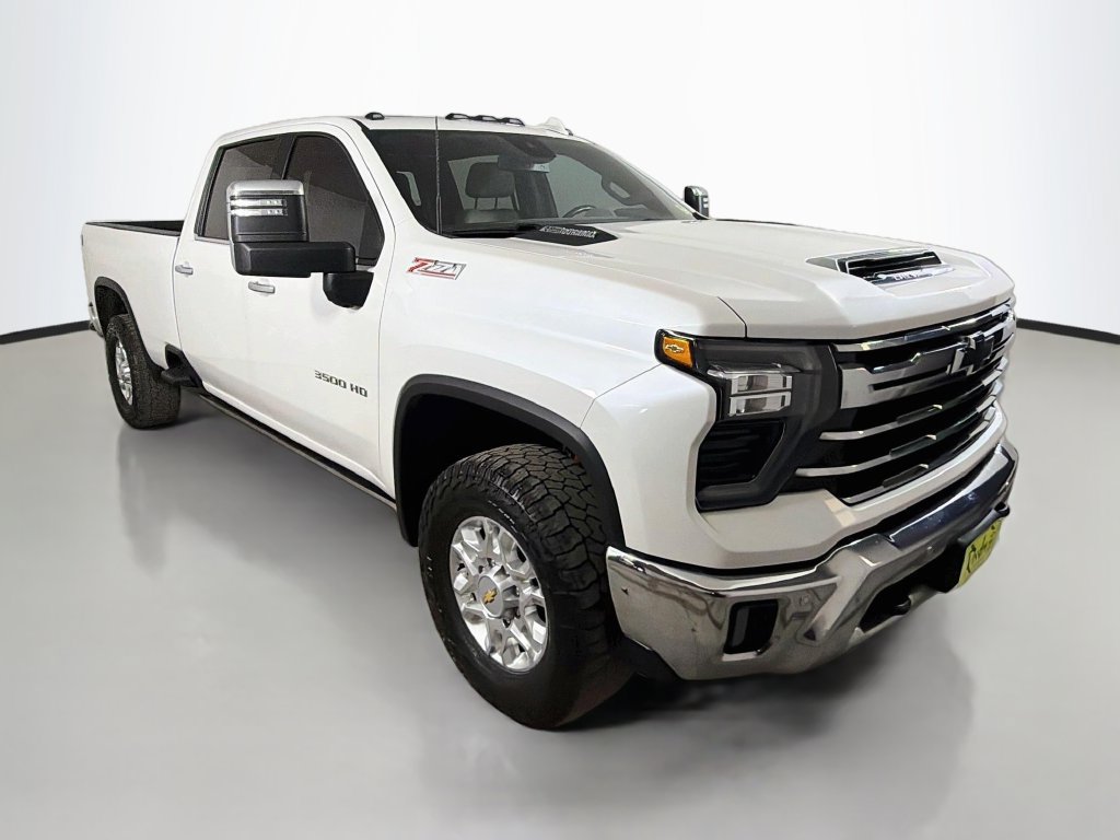 Used 2024 Chevrolet Silverado 3500 LTZ w/ LTZ Convenience Package AWD/4WD image 4