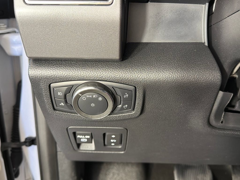 Used 2020 Ford F150 XLT w/ Equipment Group 302A Luxury AWD/4WD image 14