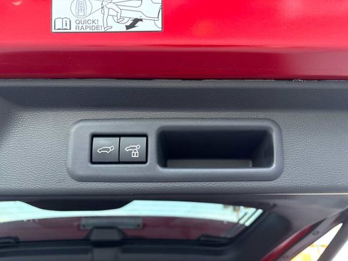 Used 2025 Toyota Sequoia Platinum image 18